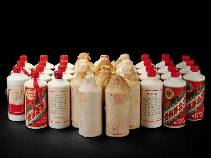 雨花台日照岚山回收酒价格哪里回收(附近上门回收茅台酒）?